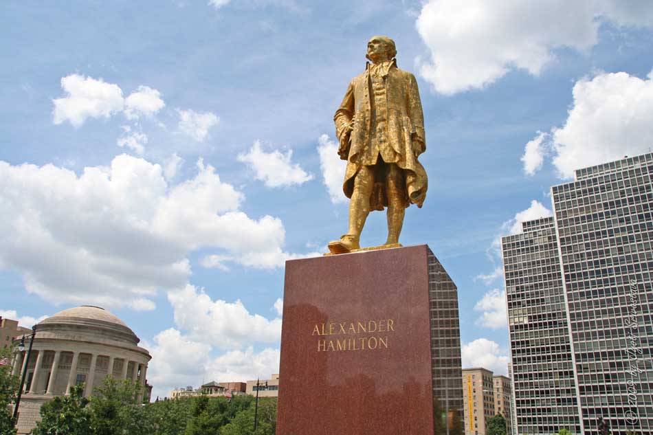 Public Art in Chicago Lincoln Park [Alexander Hamilton Monument by