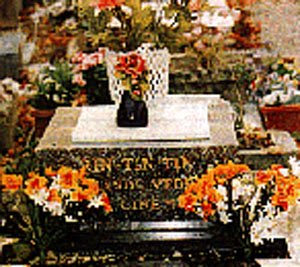 rintintin+grave.jpg