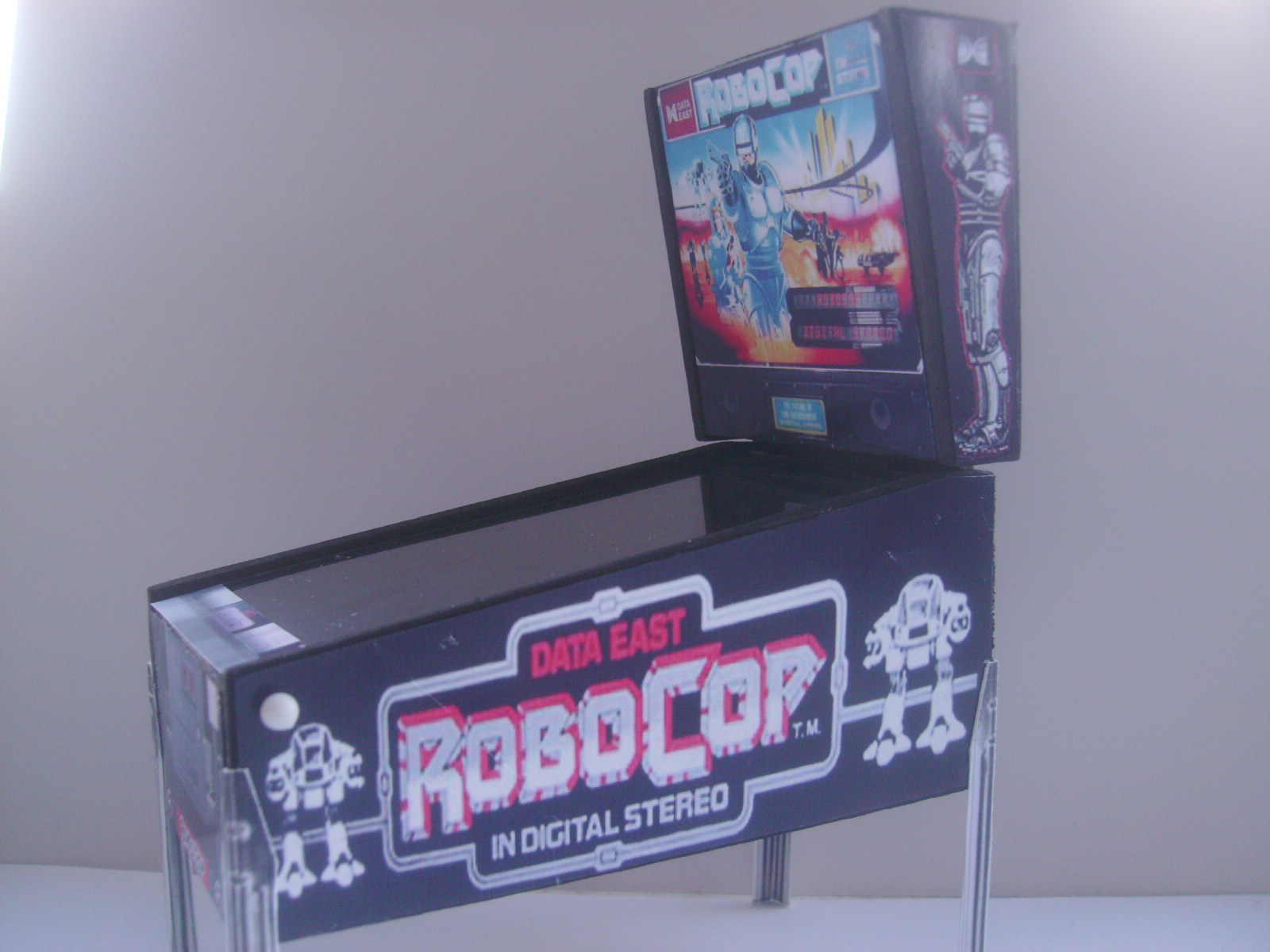 Retro Heart ROBOCOP Pinball Model