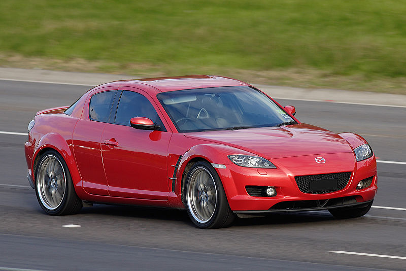[800px-Mazda_RX-8_on_freeway.jpg]