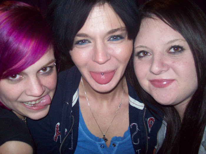 Girls Night Out to see Trace Adkins