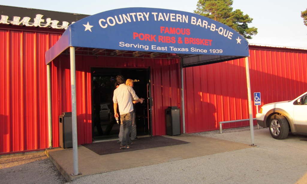 Long Road Round Food Stop 3 Country Tavern BarBQue, Kilgore Texas