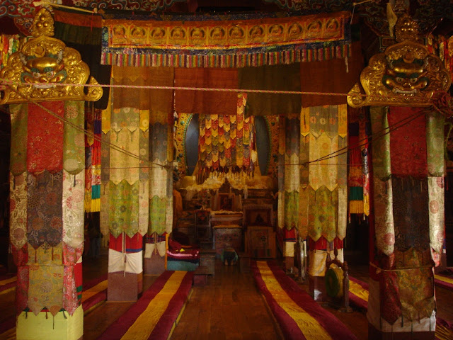 Tawang Arunanchal Pradesh monastery buddha inside view