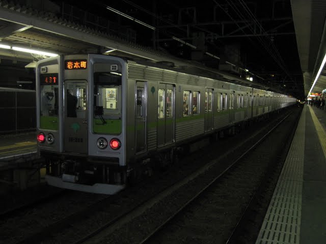 都営地下鉄新宿線　岩本町行き2　10-000形7次車(終電1本運行)