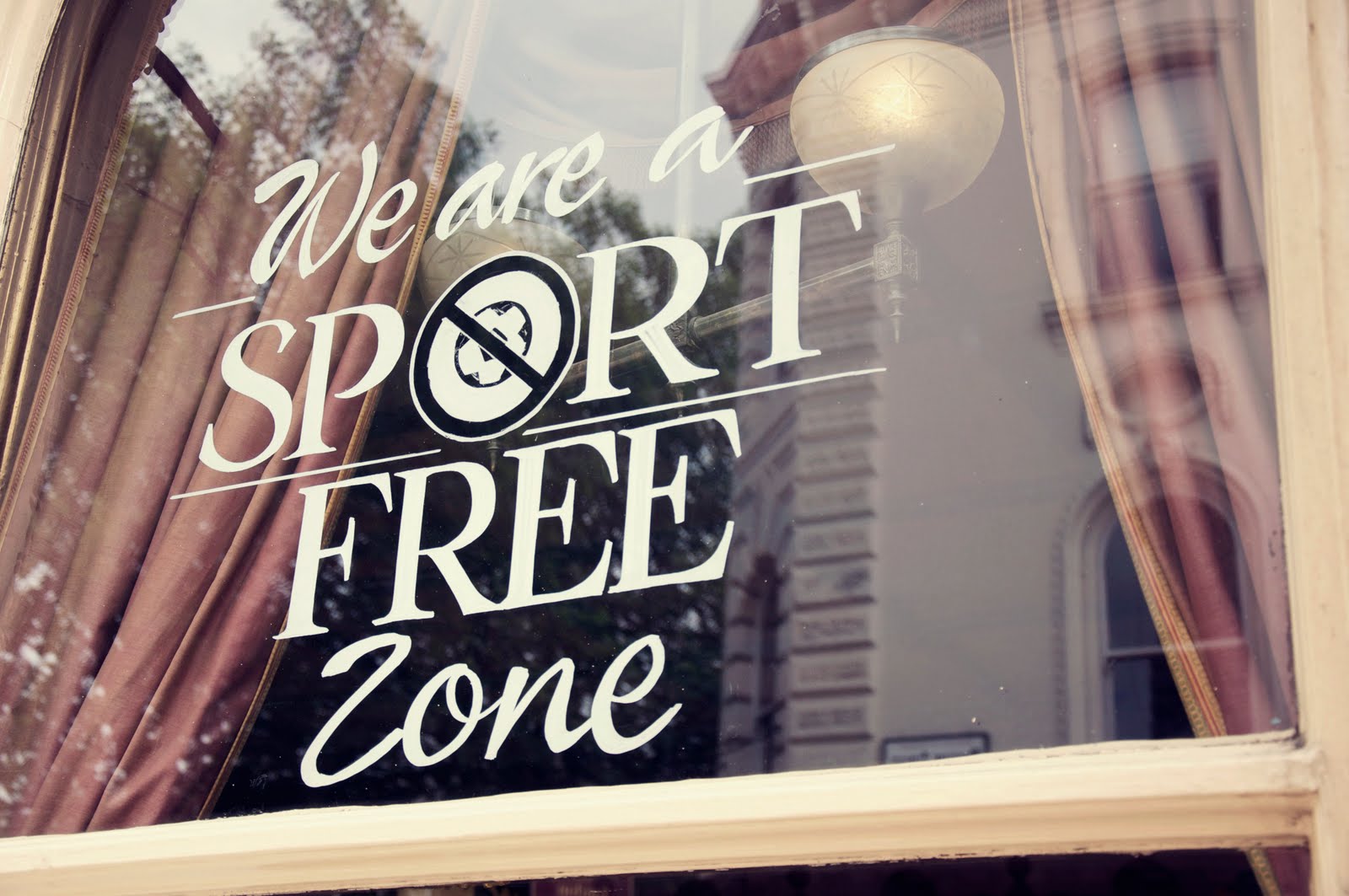 london-review-of-cakes-london-review-of-books-cake-shop