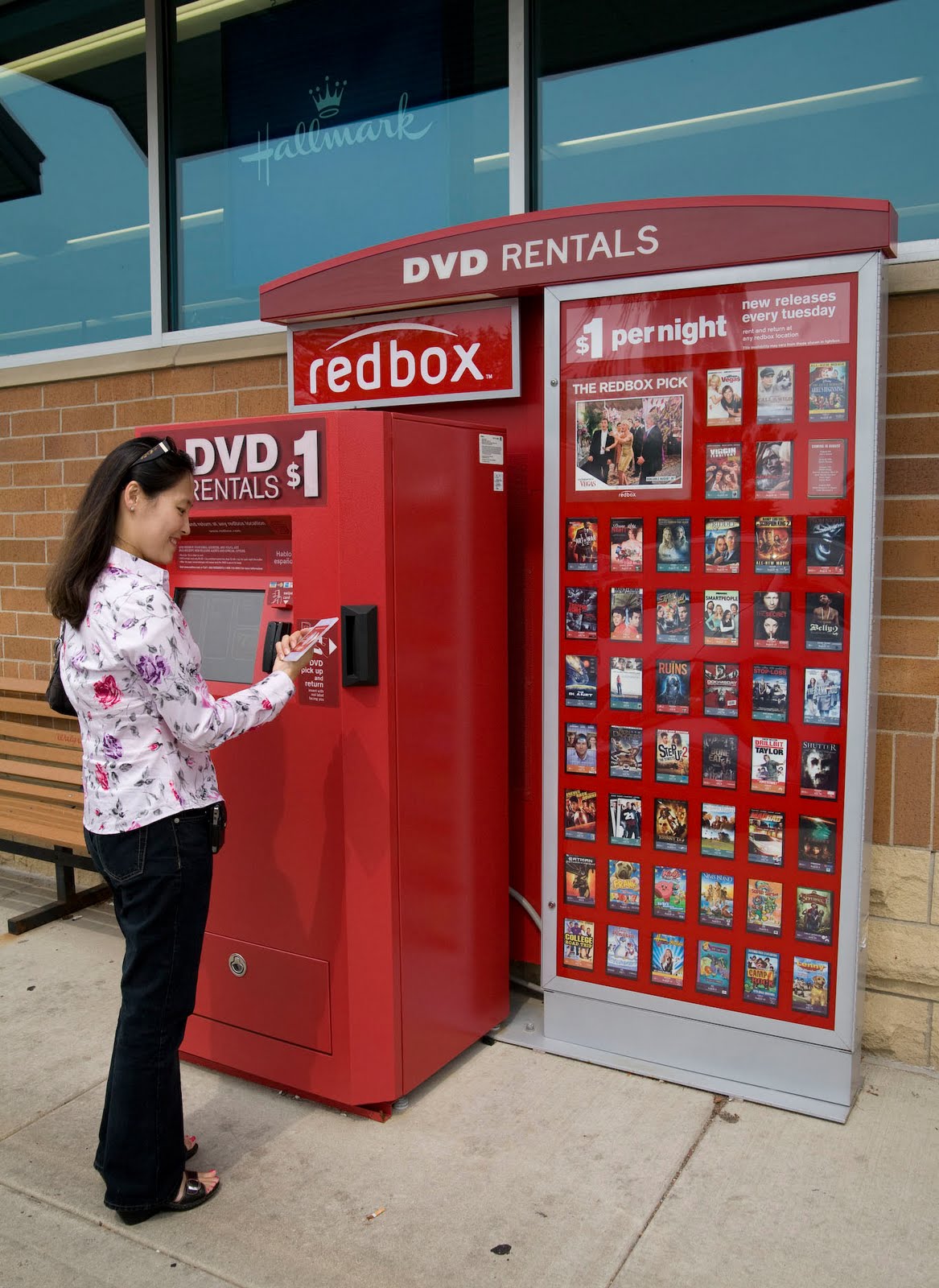 Digital World Redbox Celebrates its Billionth DVD Rental with Free Movies!