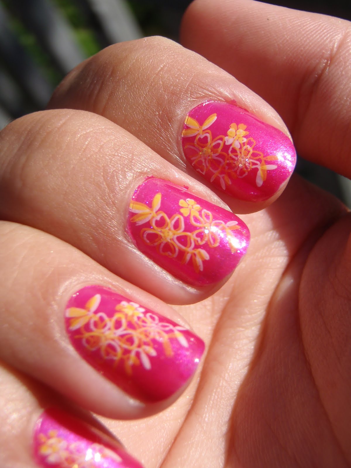 Nail Junkie: Hawaiian Pink Flowers / Review