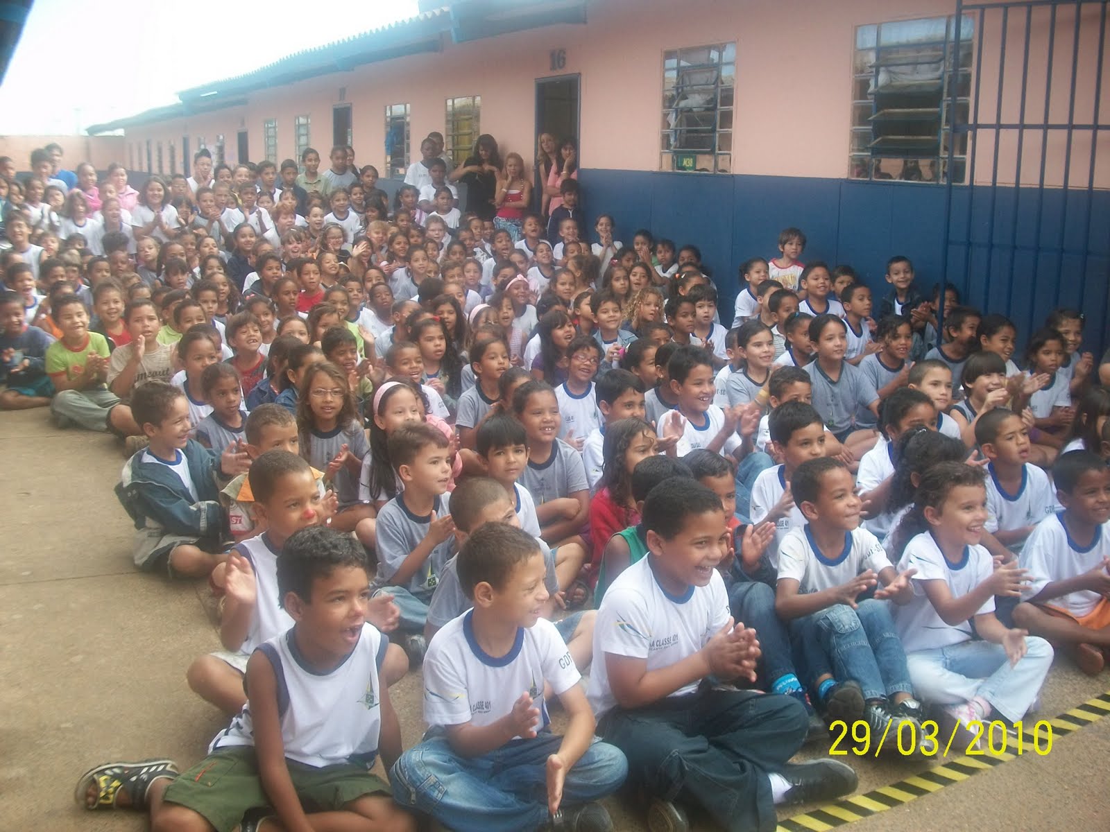 ESCOLA CLASSE 401 DO RECANTO DAS EMAS: O CIRCO NA ESCOLA