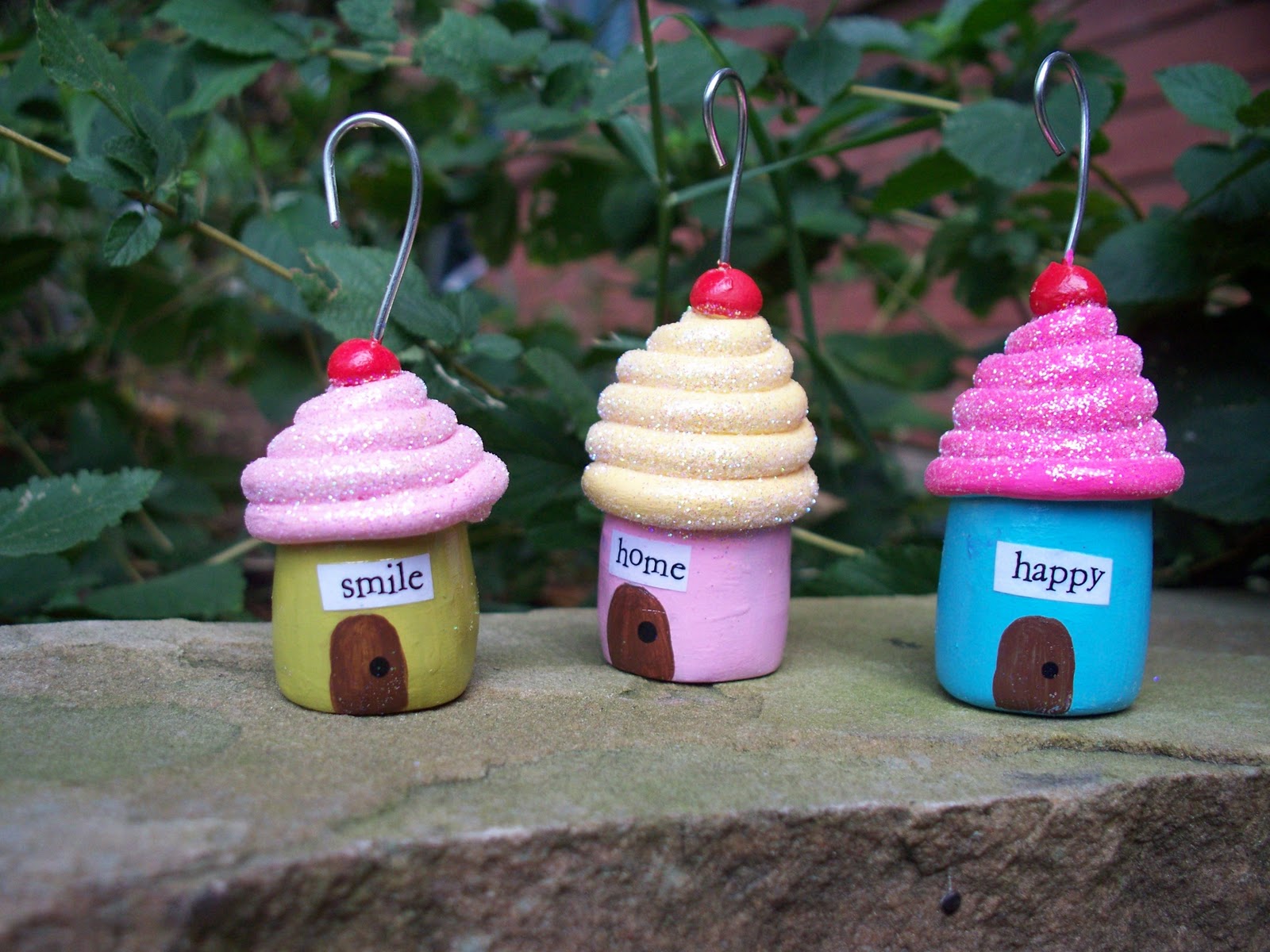 colorfly studio Cupcake House Ornaments