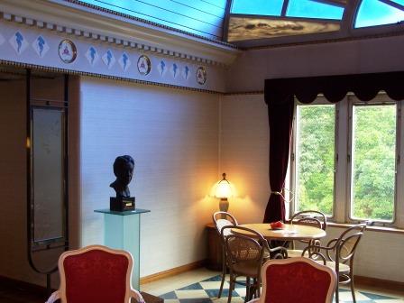 [Osaragi+lounge+web.jpg]