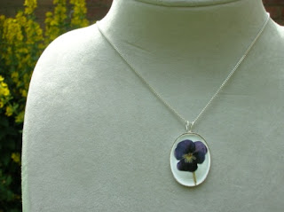 Violet flower necklace