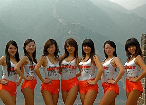 hooters+air..jpg