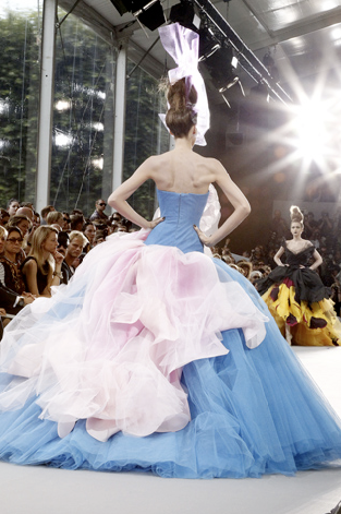 If It's Hip, It's Here (Archives): The Dior Autumn Winter Haute Couture ...