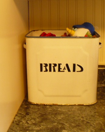 [breadbin.JPG]