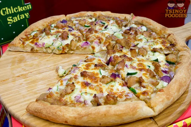 chicken satay pizza