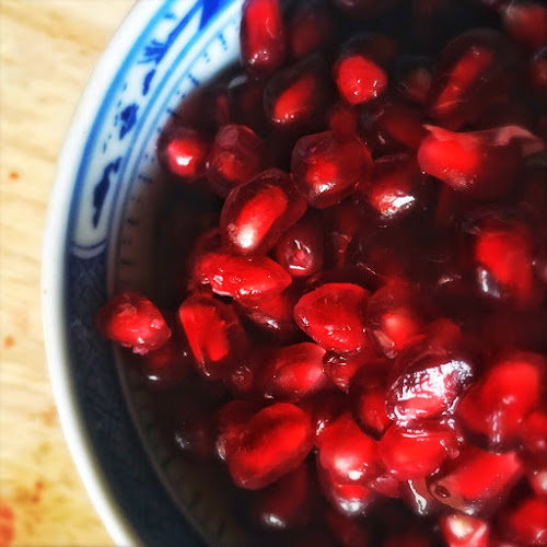 Deseed, how to, Pomegranate, get seeds out, easy way, beat, fruit