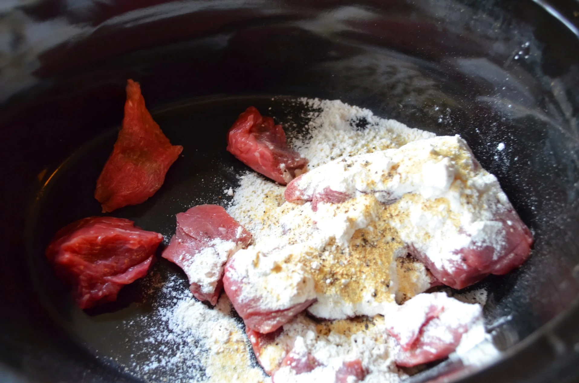 Crock-Pot-Beef-Stroganoff-flour-salt-garlic-onion-powder-pepper.jpg